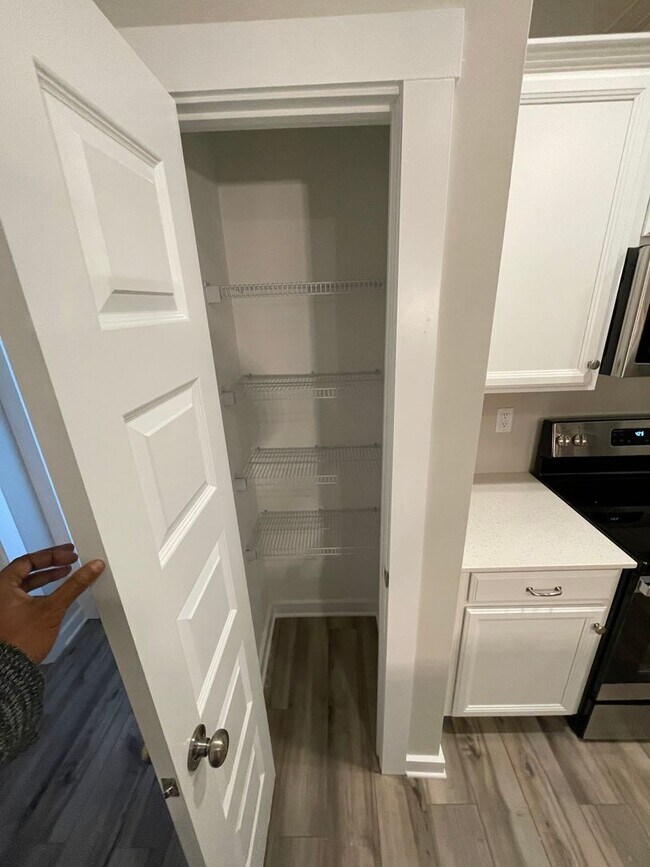 Foto del edificio - Home for Rent in Oak Grove, AL!!! Available to View with 48 Hour Notice!!!