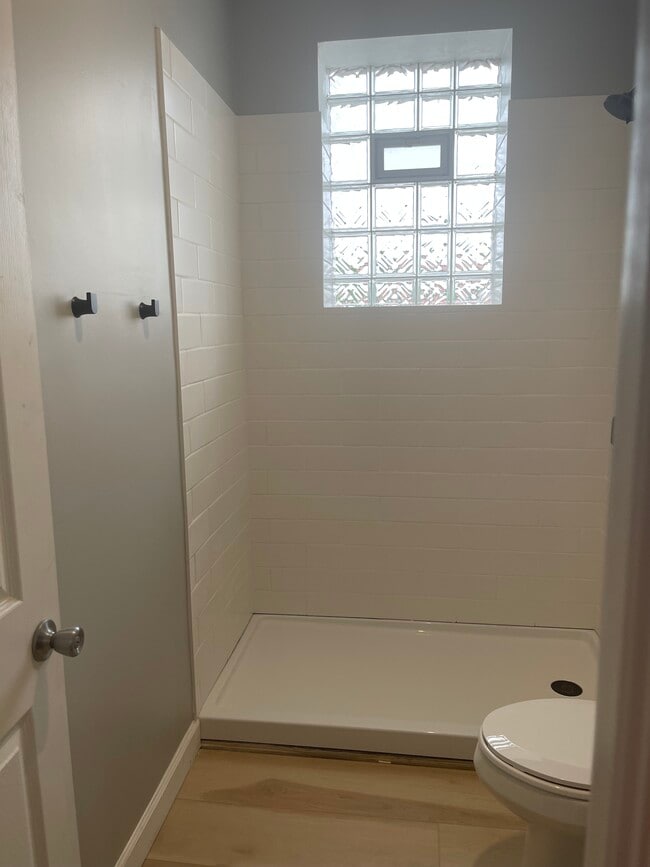 Building Photo - 503 S Main St