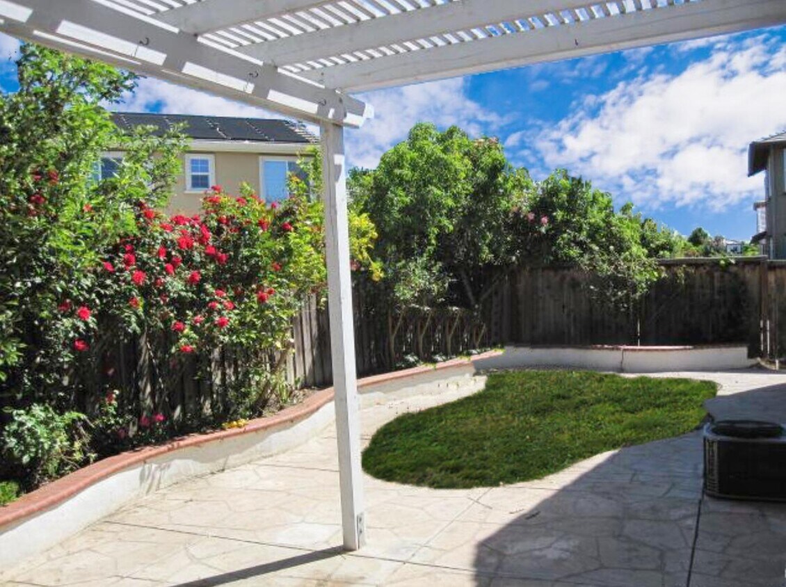 Foto principal - 431 E Legacy Dr