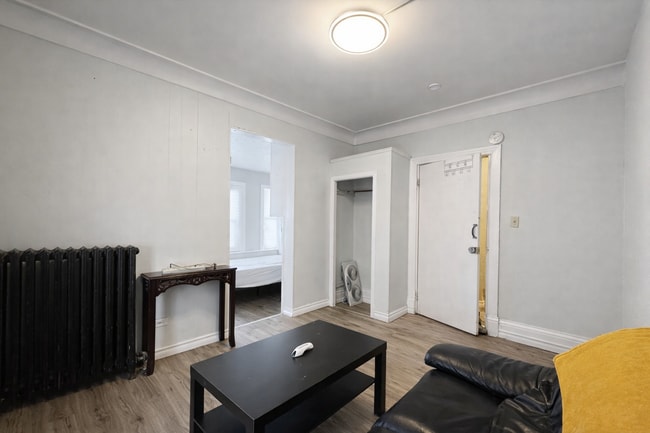 Building Photo - 149 Burgar St