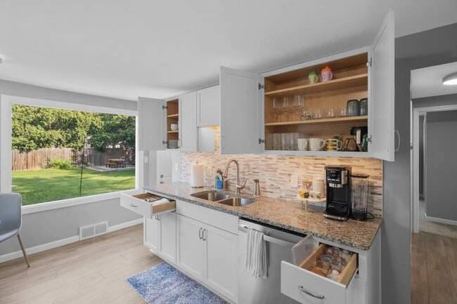 Building Photo - 1114 Meacham St