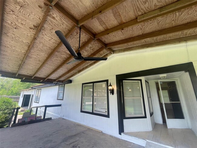Foto del edificio - 18733 Deer Glen Dr