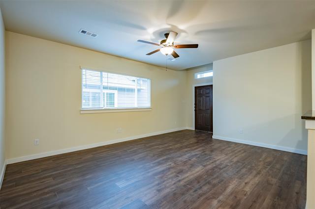 Building Photo - 601 Blackland dr