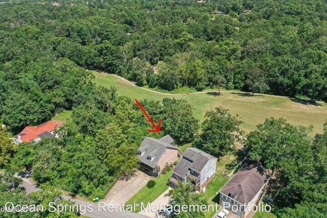 Building Photo - 3 br, 3 bath House - 13820 Fairway Drive