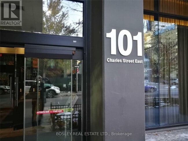 Photo du bâtiment - 101 Charles St E