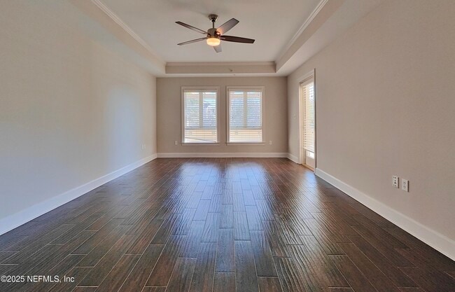 Building Photo - 525 3rd St N