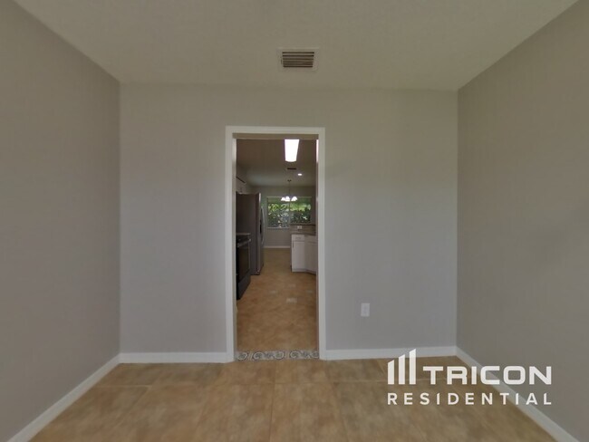 Foto del edificio - 1357 Heritage Acres Blvd