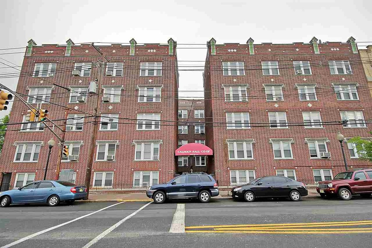 Primary Photo - 3718 Park Ave