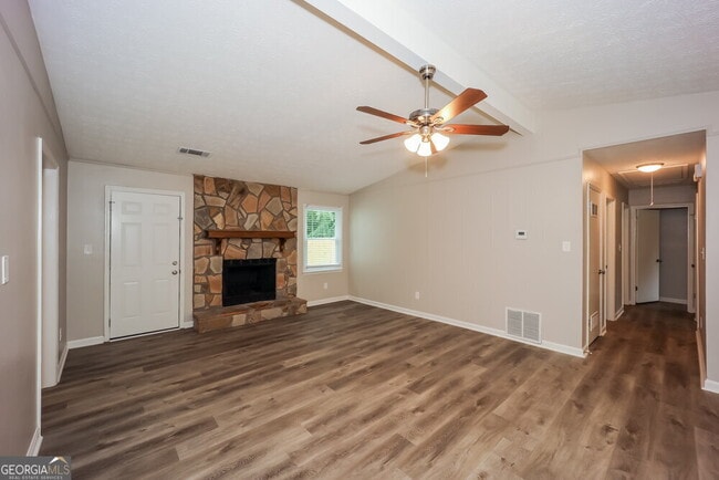 Foto del edificio - 4741 Cedar Lake Dr SE