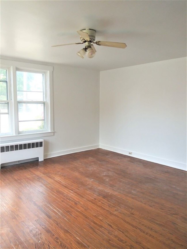 Foto del edificio - 3 br, 1 bath House - 555 DONEGAL SPRINGS ROAD