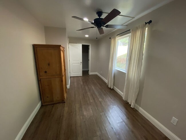 Building Photo - 4979 Florence Ct