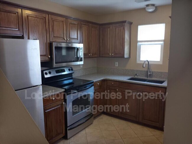 Foto del edificio - 906 Christie Ct