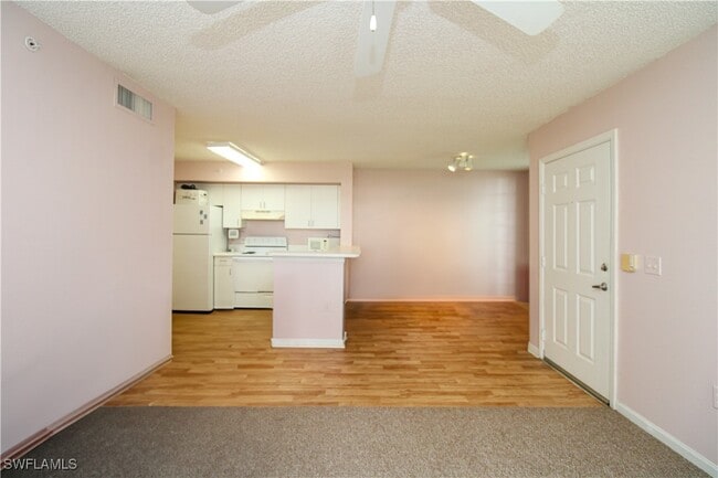 Building Photo - 1190 Wildwood Lakes Blvd