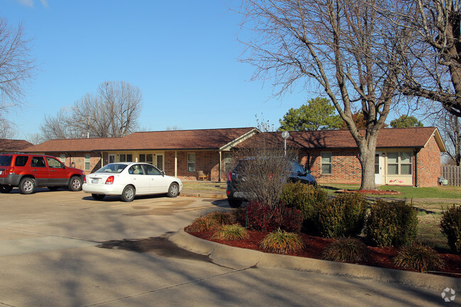 Building Photo - Spring Meadows