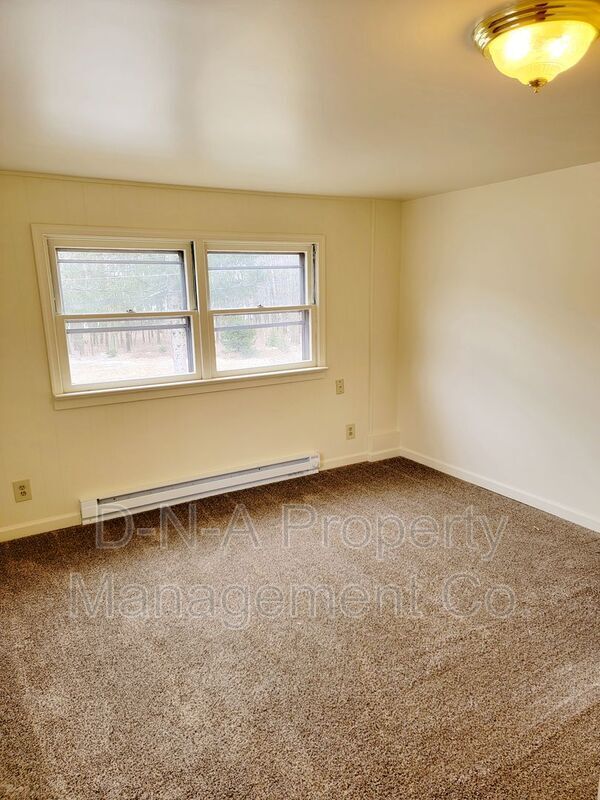 Building Photo - 117 Maggie Way