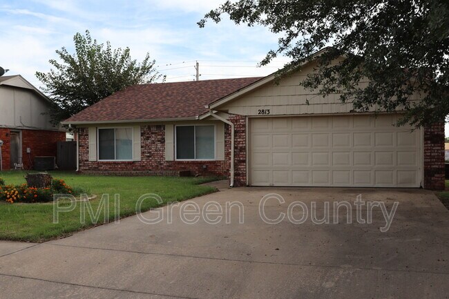 Foto del edificio - 2813 E Oakridge St