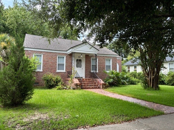 Primary Photo - 157 Grove St