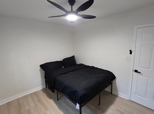 Building Photo - 986 Eldridge Ave