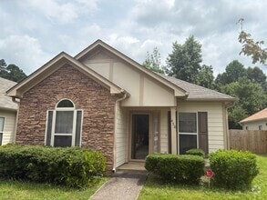 Building Photo - 450 Fox Run Cir