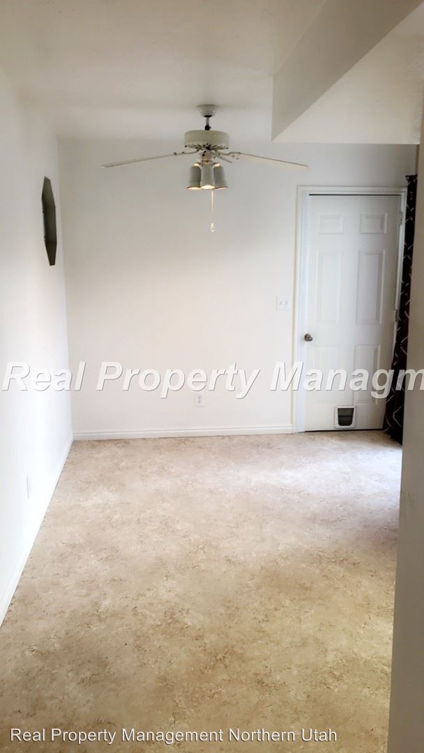 Foto del edificio - 1167 Shepard Ln