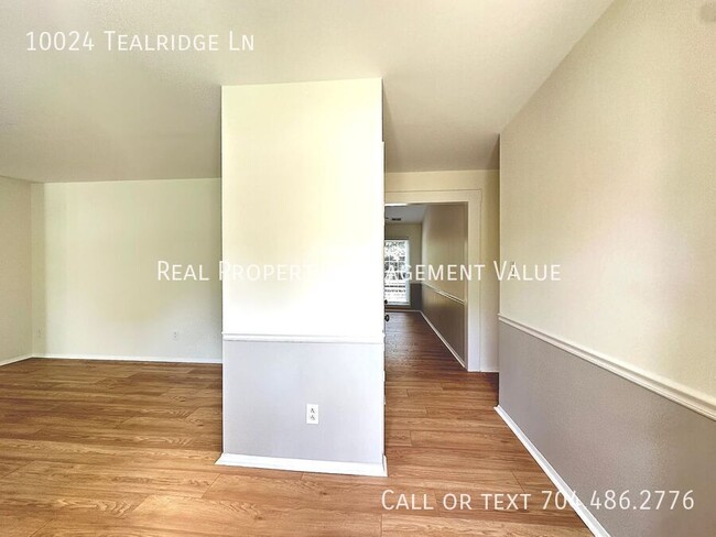 Building Photo - 10024 Tealridge Ln