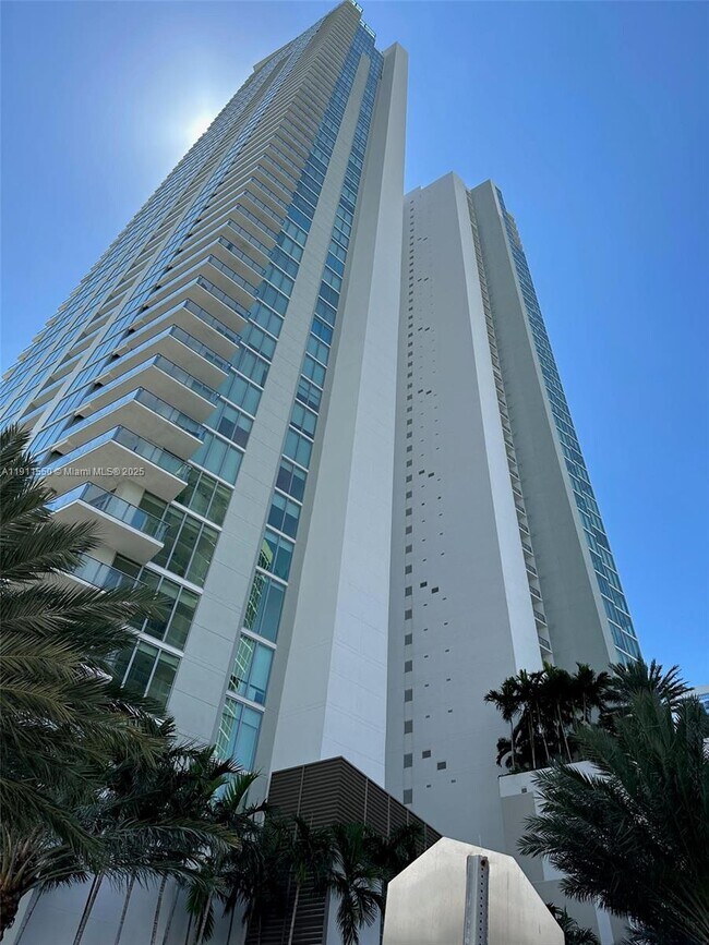 Foto del edificio - 2900 NE 7th Ave