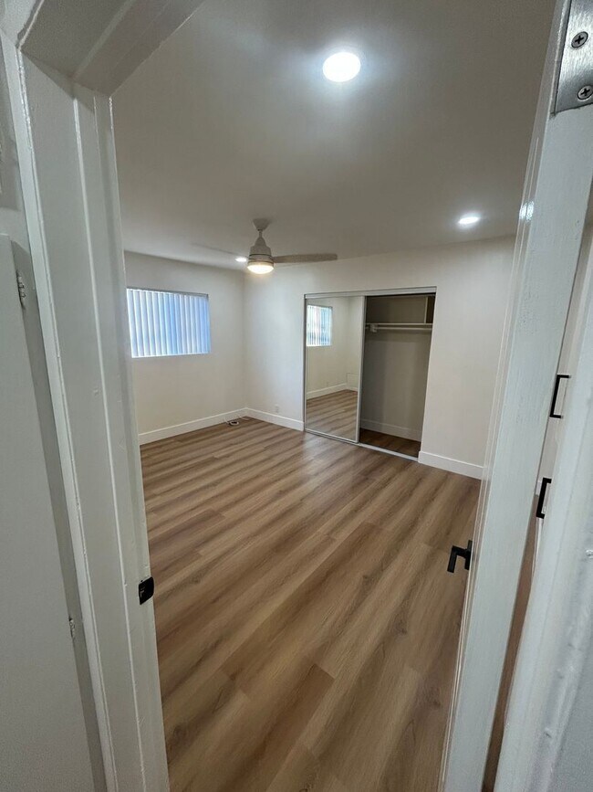 Foto del edificio - 8208 Romaine St