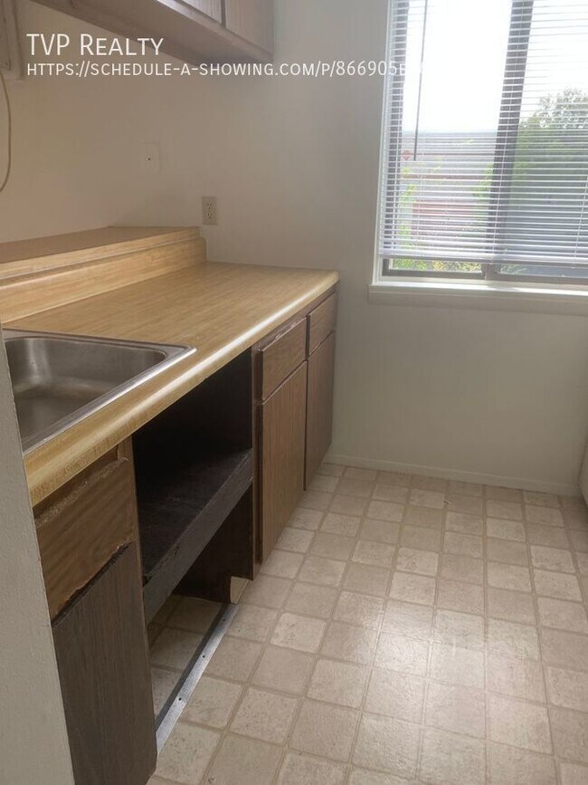 Foto del edificio - 132 Fox Hill Ln