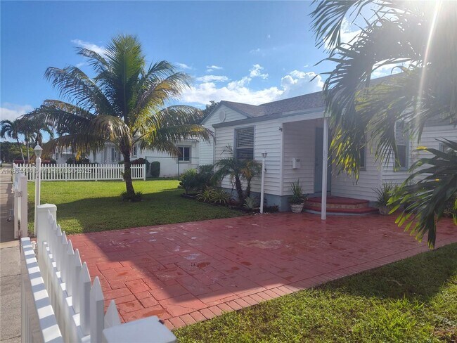 Foto del edificio - 310 SW 1st Ave