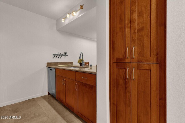 Foto del edificio - 3313 N 68th St