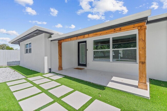 Photo - 12994 SE Papaya St House