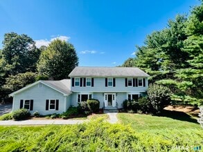 Building Photo - 679 Aspen Ln