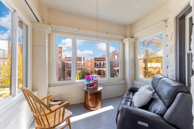 Building Photo - 6112 S St Lawrence Ave