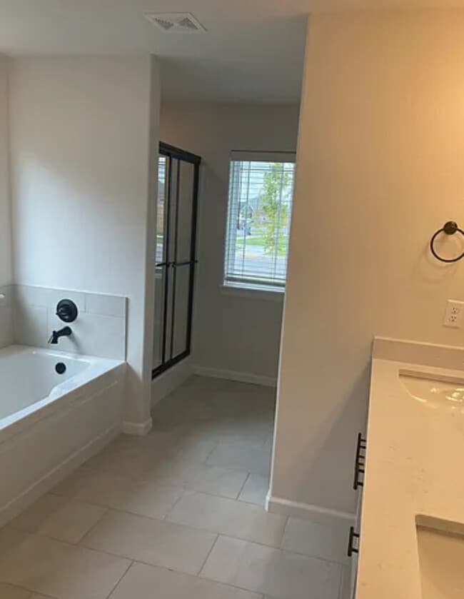 Building Photo - 4615 W Tofino Dr