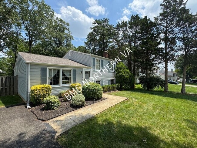 Photo - 1304 Dulles Pl House