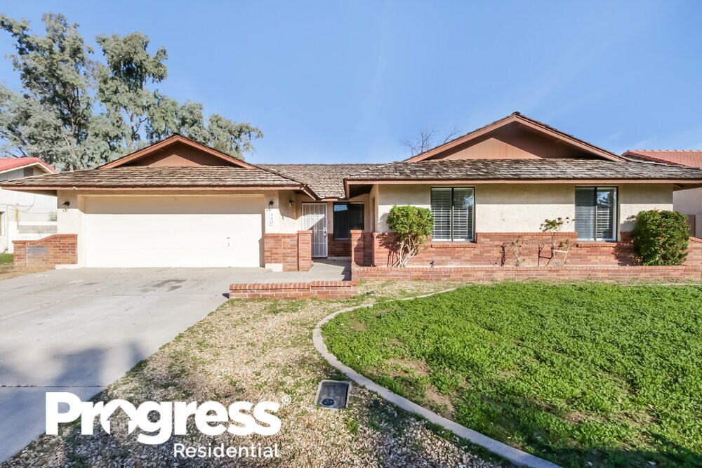 Primary Photo - 440 E San Pedro Ave