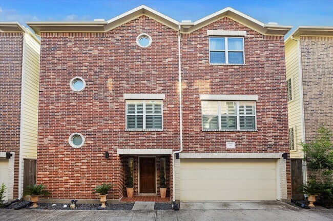 Building Photo - 548 Westcross St