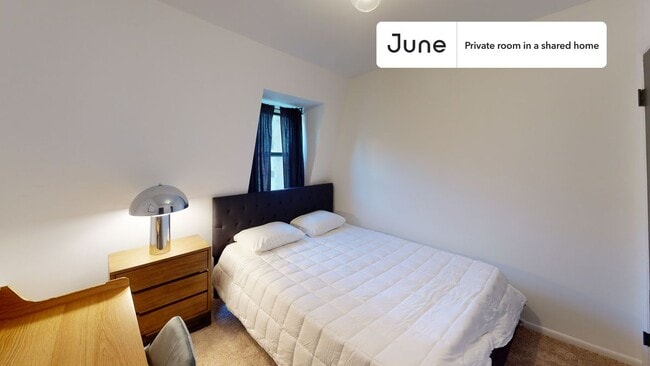 Building Photo - Room in Shared 5 bed/2 bath home in Logan Circle