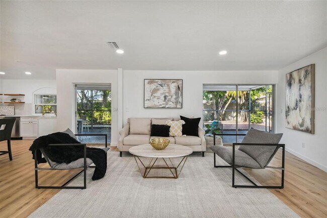 Foto del edificio - 1949 Dolphin Blvd S