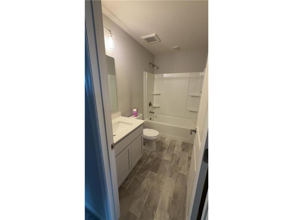 Foto del edificio - 4829 Airlake Dr