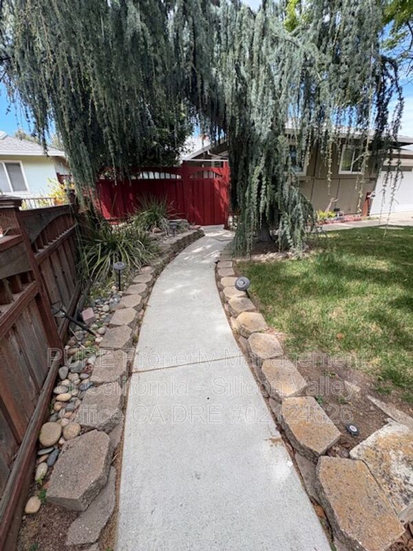 Building Photo - 1385 Dentwood Dr