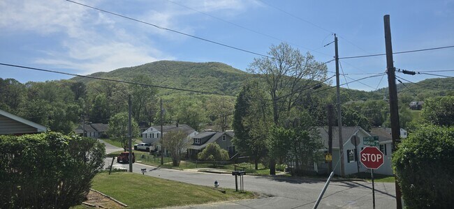 Foto del edificio - 1508 Blanton Ave SE