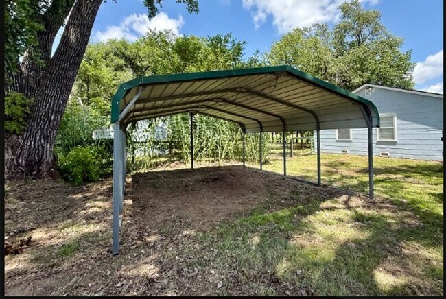 Foto del edificio - Welcome to Your Next Home with Harvest Inv...