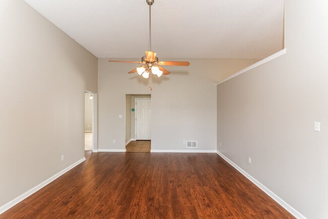 Building Photo - 9150 Tahoe Dr