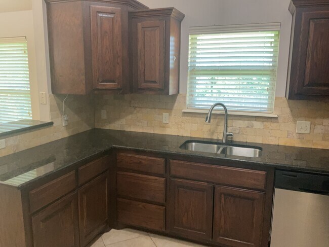 Foto del edificio - 12792 Mackenzie St