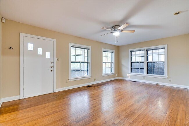 Foto del edificio - 1011 E 49th St