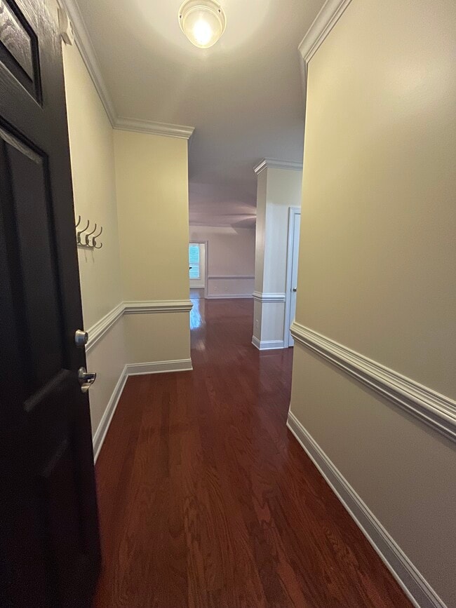 Building Photo - 212 Fountainhead Ln