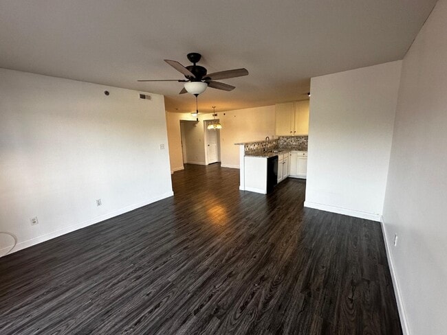 Building Photo - 2200 Spring Creek Ln