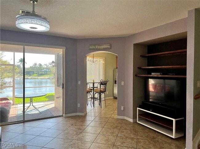 Foto del edificio - 9722 Roundstone Cir