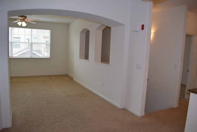 Foto del edificio - Resident Benefit Package Property